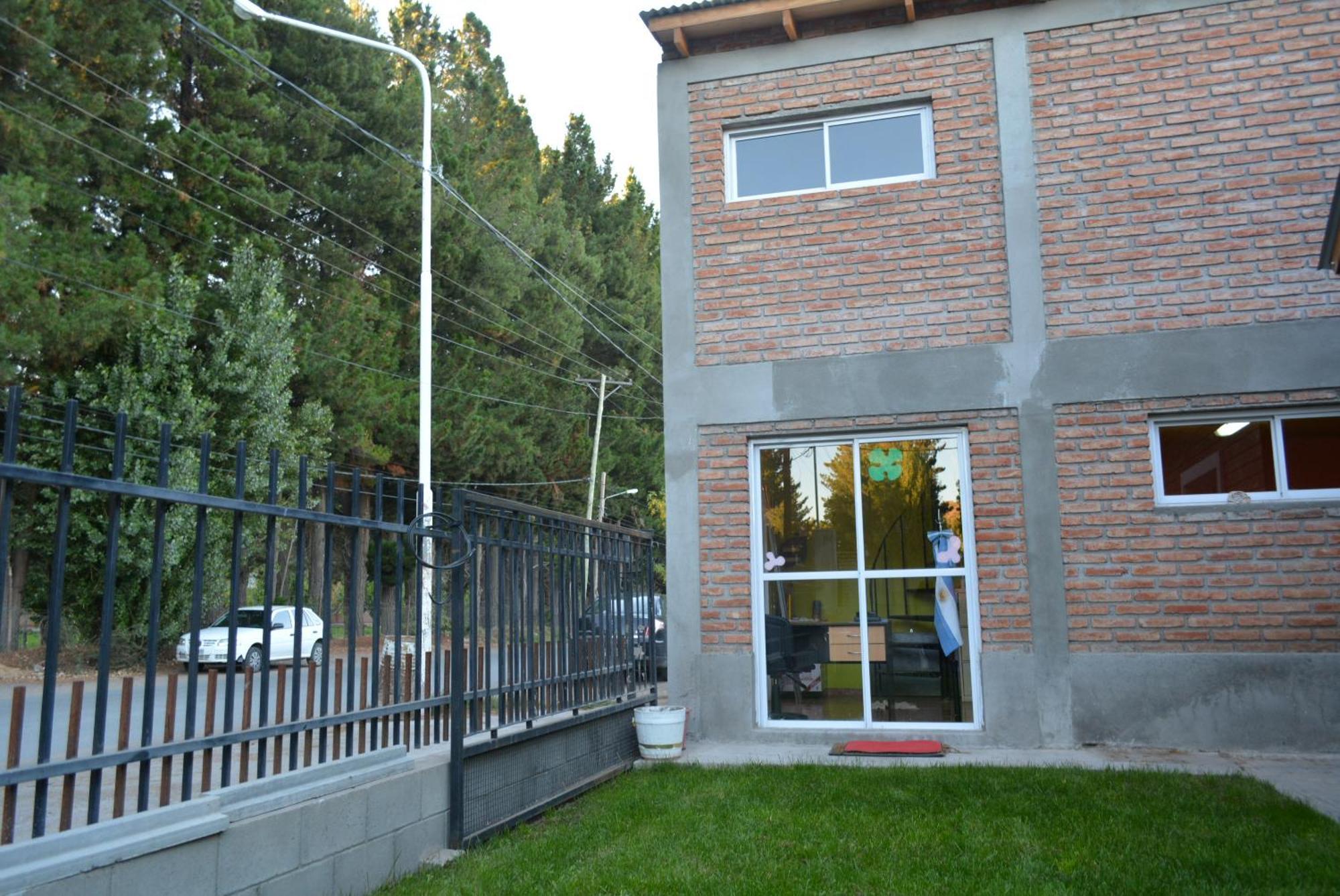 Hostel El Viajante Los Antiguos Exterior photo